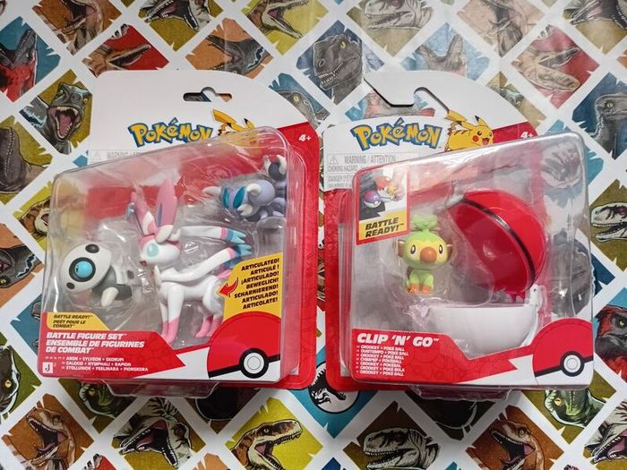 Pokemon figure x2