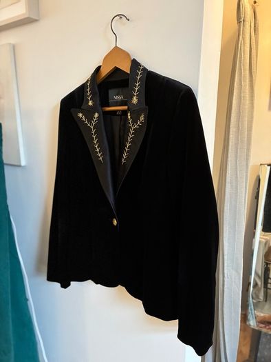 Hand embroidered Nissa black velvet blazer