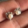 9 carat pearl earrings Image 8