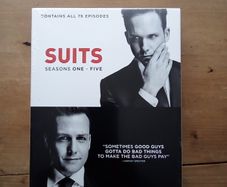 Suits Season 1 - 5 DVD Boxset - New & Sealed