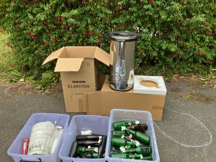 Beer Brew kit: mesh kettle, buckets, bottles