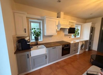 Kitchen cabinets & Counter top (No appliances)