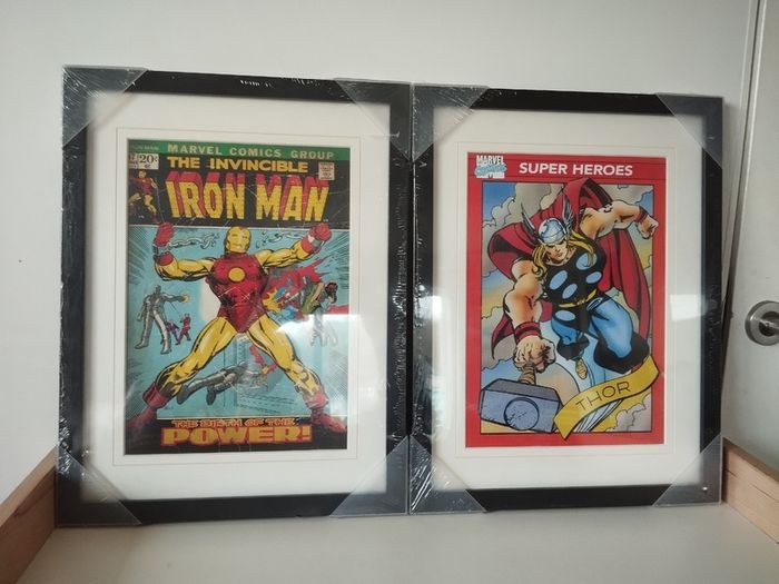 Framed Superhero Prints 35e or 20 e each