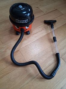 Toy Henry hoover