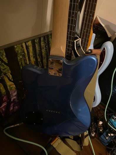 Fender Squire Paranormal Blue Toronado