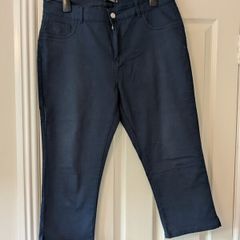 Navy three quarter lengths size 16