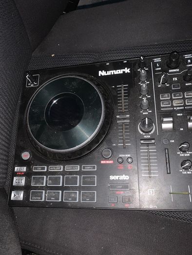 Numark Mixtrack Platinum FX