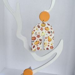 Autumnl Fever Leaf & Pumpkin Motif N Shape Clay Earrings