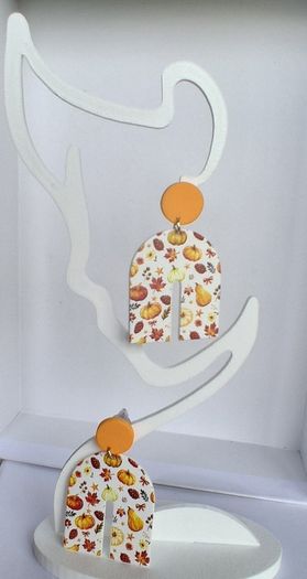 Autumnl Fever Leaf & Pumpkin Motif N Shape Clay Earrings