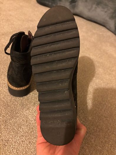 Beautiful Women's Anaki Boots size 4.5