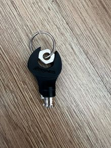 Snap on tool box roll cab keys