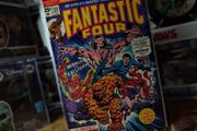 Fantastic Four ! Issue #153 ! Series "A" Marvel Value Stamp #62 (The Plunderer) ! Bronze Age Comic from 1974 ! by Marvel !