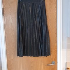 New Look Black Pleated Skirt.  S.16. New - No Tag.