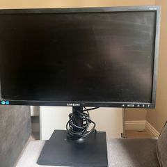 Samsung 21 inch monitor. See picture for details.