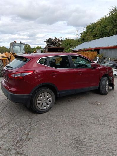 Breaking Nissan qashqai 2016