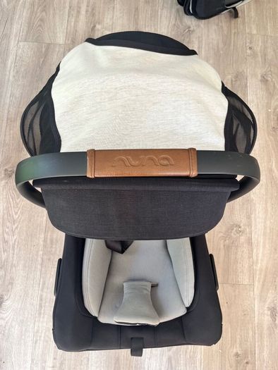Nuna Pipa Next Car Seat & Nuna Isofix Base