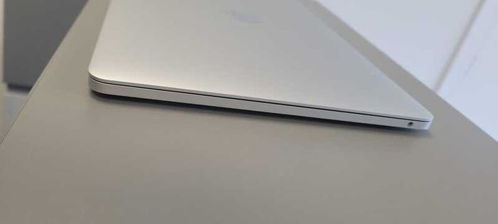Apple MacBook Pro 13" A2159 Touch Bar 128GB SSD 8GB RAM 1.4GHz Quad-Core i5