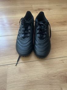 Size 8 1/2 Adidas football boots