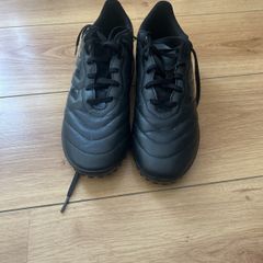 Size 8 1/2 Adidas football boots