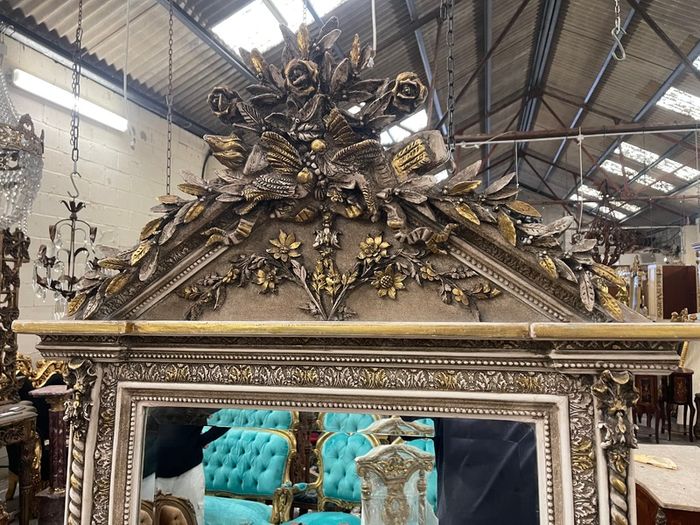 Very nice large mirror with light tones and architectural design