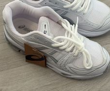 Asics Gel  runners white
