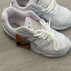Asics Gel  runners white