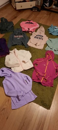 Hoodies and sweatshirts