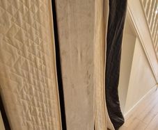1 single bed and 2 mattresses