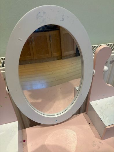 Kids table and chair