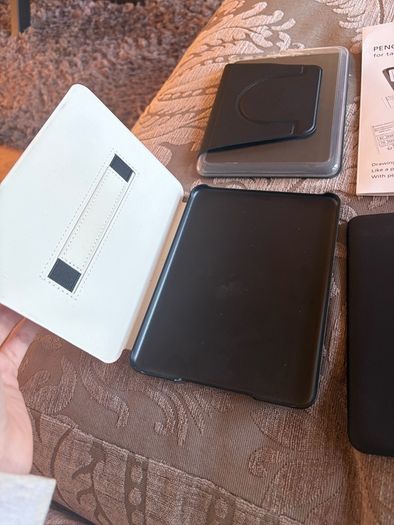 kindle paperwhite 12th gen bundle (2024, 16gb, no ads)