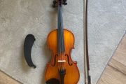 1/2 size violin for sale in very good condition.