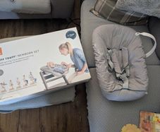 tripp trapp newborn set with toy hanger