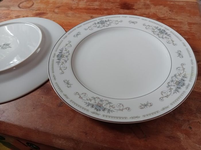 Vintage Fine Porcelain China Diane Japan plate set.