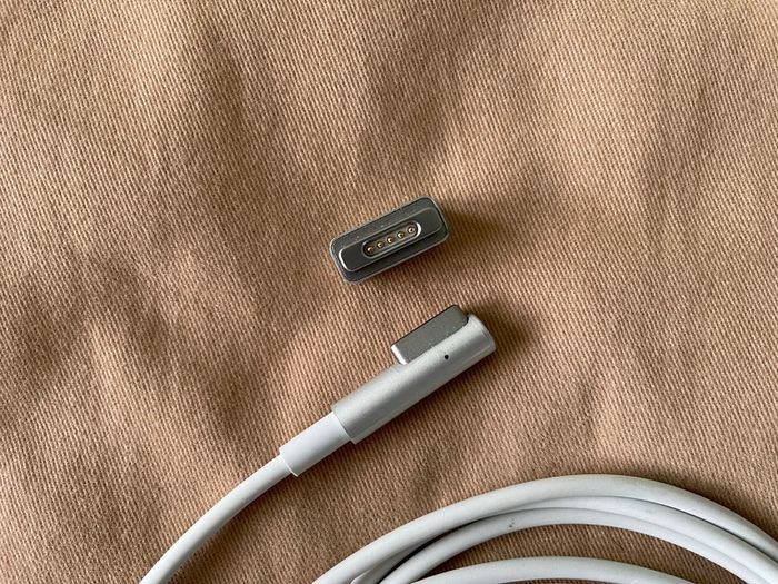 Apple 65W MagSafe 1/2 Gen