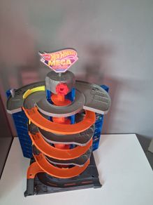 Hot wheels garage