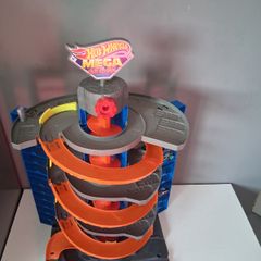 Hot wheels garage