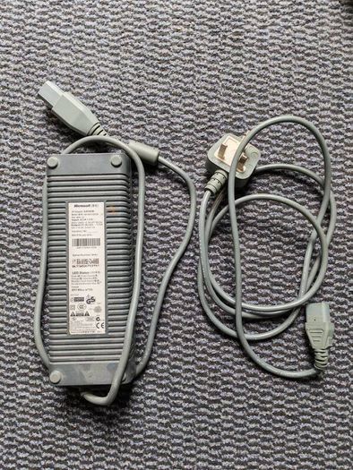 Xbox 360 Power adaptor