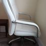 office leather chair Image 4