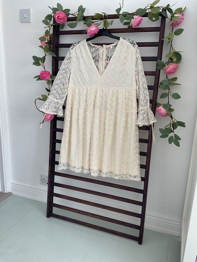 dress Bnwt cream lace mini dress grace & mila size small 10