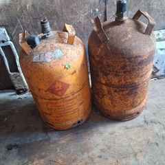 gas bottles (full)