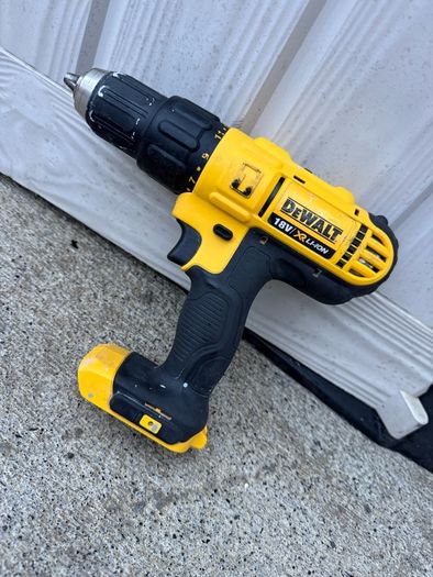 DeWalt 18V XR Combi Drill DCD785   Excellent Working Order