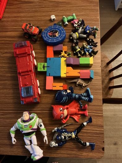 toys