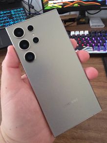 Samsung S24 Ultra 256GB Unlocked | Cases + Extra Protectors | Trade Only