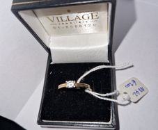 9ct yellow gold ring