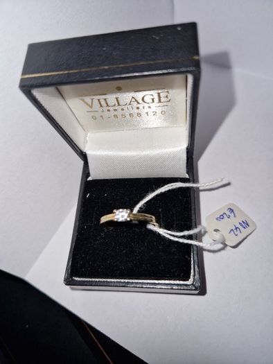 9ct yellow gold ring