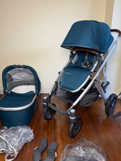 Uppababy Vista Finn V2 maxi cosy car seat with isofix rotating