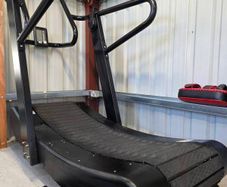 Curved treadmill