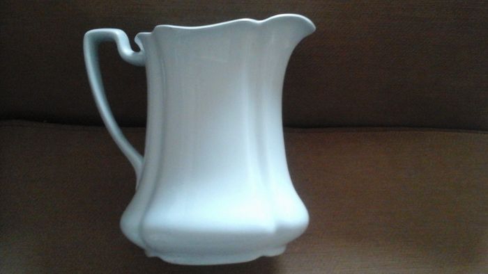 Johnson bros,greydawn pitcher
