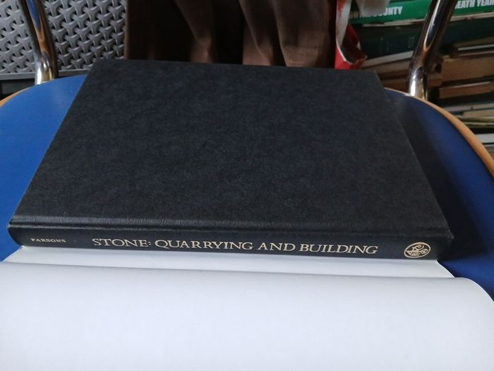 Quarrying and Building in England AD 43-1525