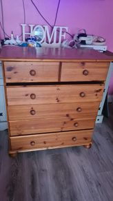 chest of drawers